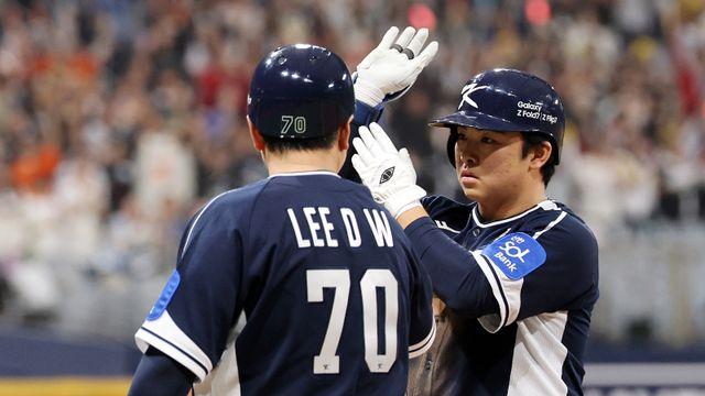 '문현빈 3타점→이재원 2점포' 17안타 맹폭한 류지현호, 체코 2차전 11-1 대승 [IS 고척]