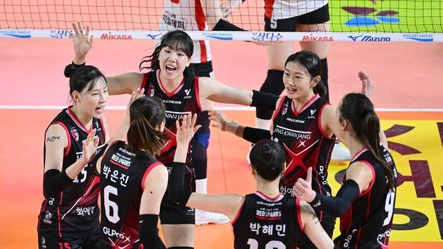 프로배구 정관장, 페퍼저축은행에 3-0 승… 최하위 탈출