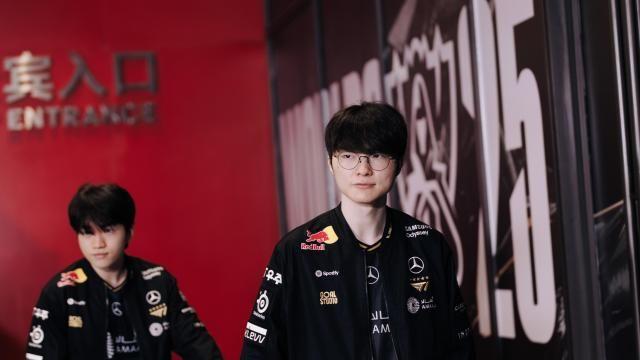 T1, 롤드컵 3연속 우승…사상 첫 '쓰리핏' 달성