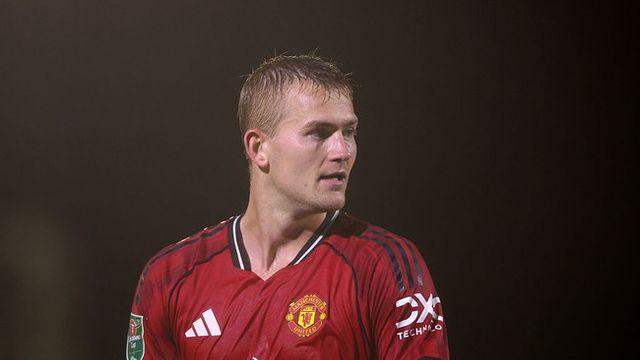 [PL STAR] 김민재 경쟁자 시절은 잊어라...토트넘전 극장골! 맨유 수비 믿을맨으로 우뚝