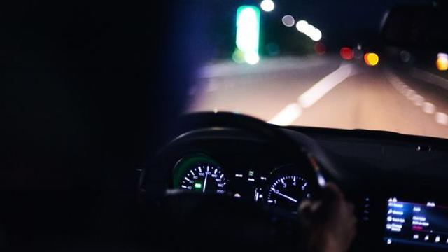 운전 중인 내연남을 흉기로 마구 찌른 여성... 집행유예로 실형 면했다