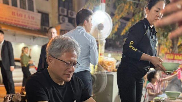 2년 전에 베트남에서 쌀국수를 먹은 젠슨황