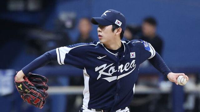 곽빈 유니폼 빌려 입은 오원석, 체코전 2이닝 3K 무실점 호투