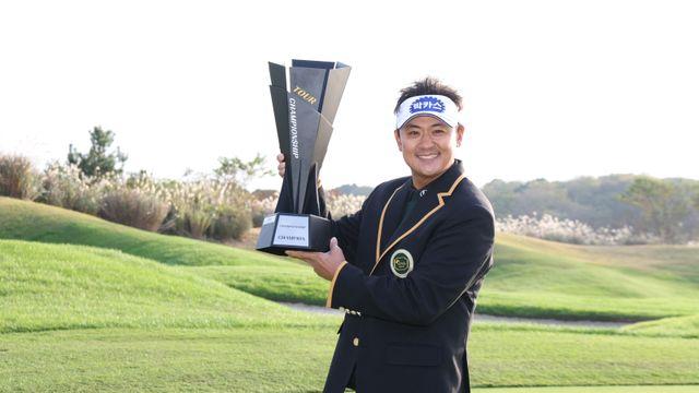 박상현 20년 만에 40대 시즌 2승 달성, 황유민 4차 연장서 우승...윤이나 행운의 첫 '톱10' [종합]