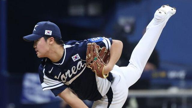 대표팀 데뷔전서 무실점…정우주, 한일전 선전 다짐 