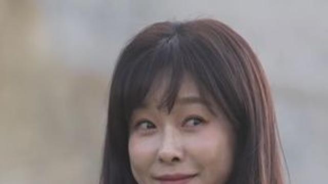 현영, '출생의 비밀' 공개 