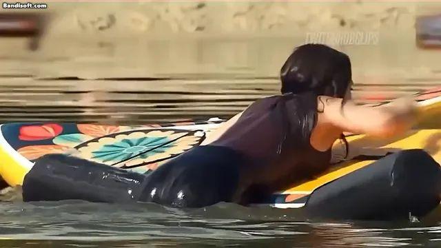 보드 타는게 힘겨워 보이는짤