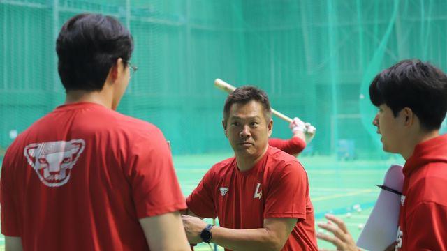 NPB 403홈런 거포가 SSG 캠프에 등장했다…