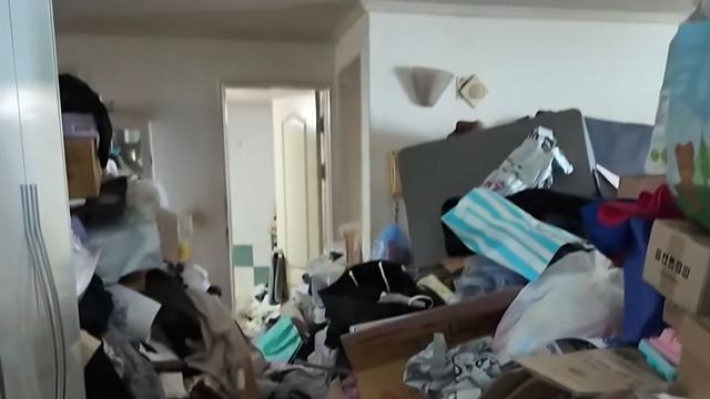 사람 12명이 1박 2일동안 사다리차 9시간 쓰면서 쓰레기