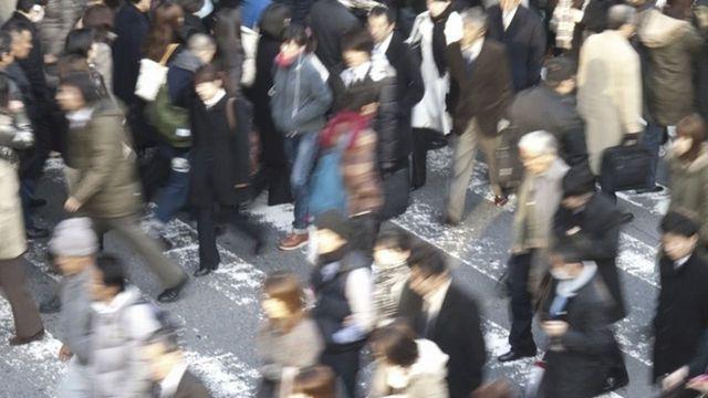 '블랙, 화이트는 이제 그만..' 점점 추워지는 요즘, 옷 잘 입는 사람들이 공통적으로 선택하고 있는 옷 컬러