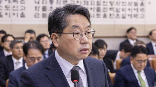'대장동 항소포기' 법무부 개입 논란…노만석 '묵묵부답'