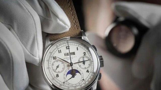 손목시계 한 점 256억원에 거래…손흥민도 반한 스위스 명품