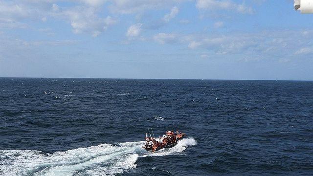 군산 해상서 중국어선 전복으로 9명 실종…해경 '밤샘수색' 결정