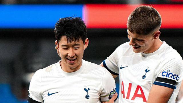 “흥민이 형이 문자 보냈어요”…’쏘니급 원더골’ 판 더 펜, “SON도 믿을 수가 없다고 하더라”