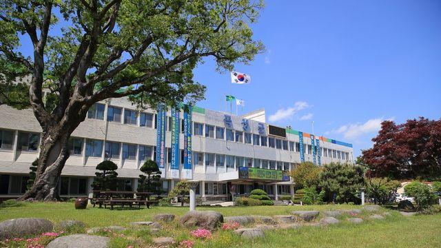 조상래·이상철 전·현직 곡성군수, '직권남용' 검찰 송치