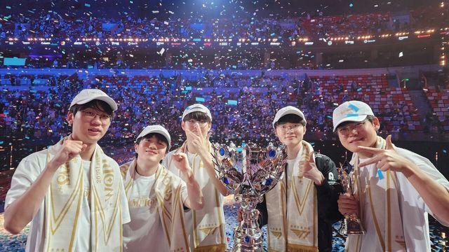 SK 최태원, T1 롤드컵 3연패에 축전…“전설 끝없이 이어지길”