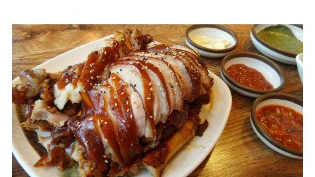 족발집에 6명의 손님이 들어왔는데 중짜 하나 시킴