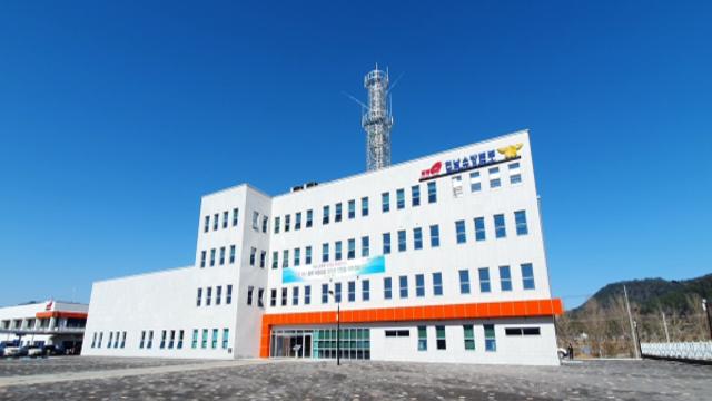 지리산 사찰서 SUV 추락…50대 여성 2명 경상