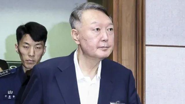 [정치숏]내란 혐의 윤석열, 6.5억 영치금 받고 개인계좌 옮겼다