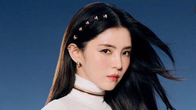 한소희 겨울 여신 미모…고혹적 분위기