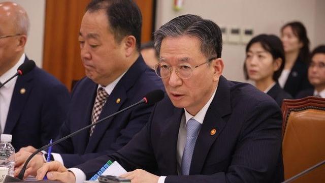 정성호 “‘대장동 항소 포기’ 문제없다고 판단···檢, 책임감 있는 자세 가지길”(종합)