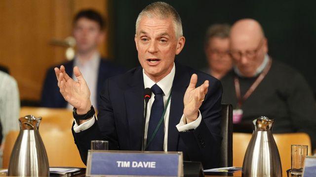 팀 데이비 BBC 사장은 왜 사임 했으며 '트럼프 연설 편집' 논란이란?