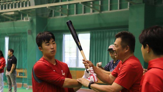 NPB 거포 야마사키, SSG 마무리캠프 합류…