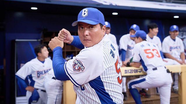 ‘최강야구’ 주장 김태균 “한화 준우승 아쉽지만, 선수들 너무 잘해” (인터뷰)