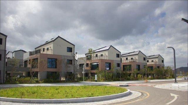 관리비만 내고 무료로 5년간 살게 해준다는 부산 주택.jpg