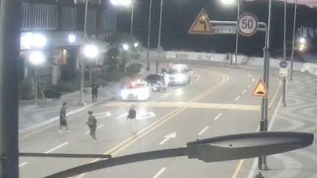 영화 '친구' 속 그 조폭들…도심서 흉기들고 여전히 '전쟁 중'