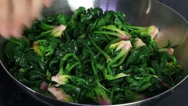 사실 평소에 사기 쉬운 식재료인데, 특히 겨울에 맛이 가장 좋은 '채소'