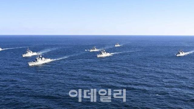 해군, 첫 함대급 기동훈련…해상기반 3축체계 핵심 전력 검증