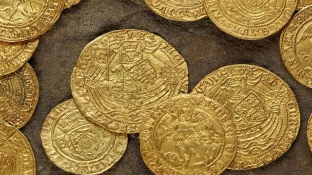 “땅만 팠는데 9억 벌었다”…집 정원서 발견한 ‘이것’