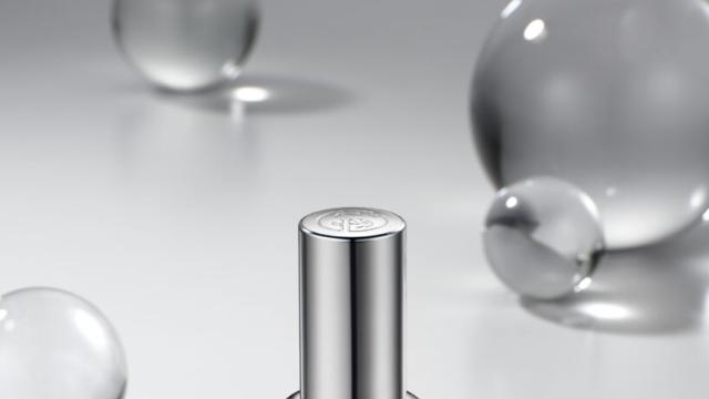 노화를 거스르는 광채 케어, 스위스퍼펙션 ‘RS-28 리주베네이션 세럼’