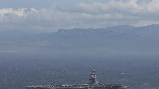 美·베네수 긴장 고조속 美 항모 전단 남미지역 진입