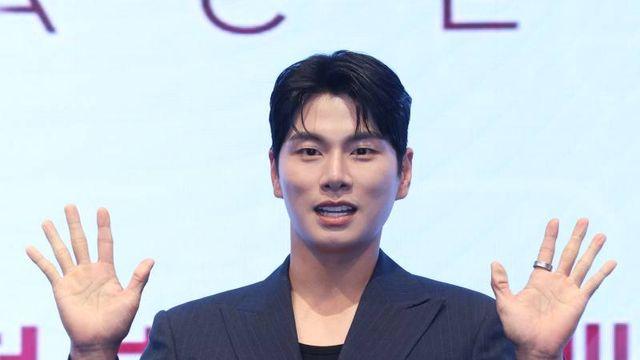 ‘사생활 곤혹’ 이이경 대신 김종민 ‘슈돌’ 새 MC…”19일 첫 녹화, 26일 방송” [공식]