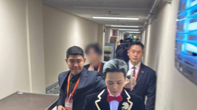 위버맨쉬 앙코르 콘서트 전 복습하기! 지드래곤의 무대 위 룩은?