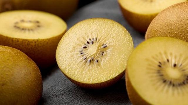 드디어 첫 출하 시작됐다…겨울철 면역력 높여주는 ‘황금빛 과일’ 정체