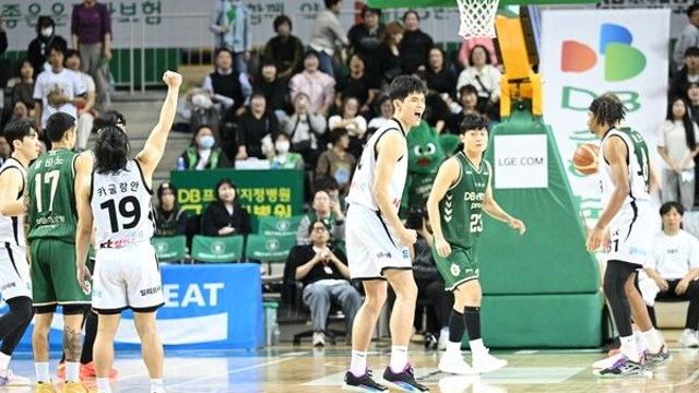 ‘하윤기 0.5초 남기고 결승 자유투 득점’ KT, DB 상대 천신만고 끝에 승…3연패에서 탈출