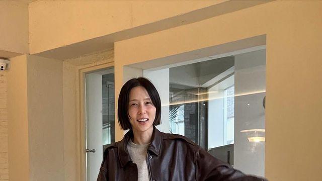 눈보다 빛나는 화이트 팬츠 스타일링