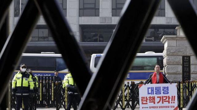 헌재 게시판에 '尹 탄핵반대' 23만건 작성…58명 불구속 송치