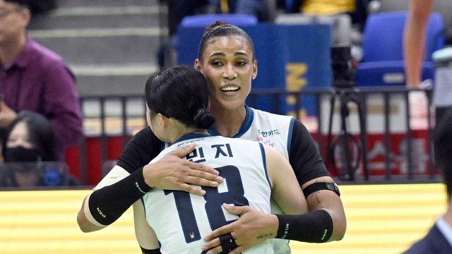 '실바'에 엇갈린 희비…이영택 GS 감독 