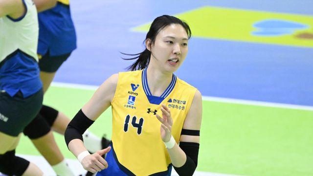 양효진 22득점 분전했지만...현대건설, 2G 연속 풀세트 접전 끝에 역전패 [IS 수원]