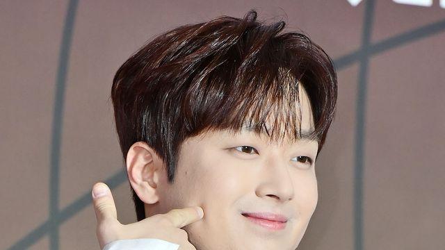 이찬원, 깜짝 포항行 이유는?…동창 결혼식 사회+축가 