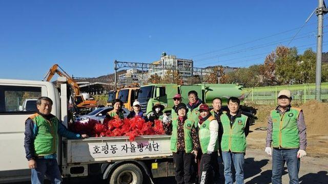 남양주시 호평동, 자율방재단과 함께 설해 대응 모래주머니 1,500개 제작