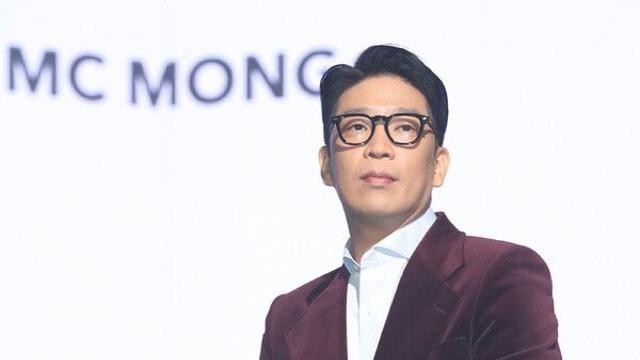 MC몽, 손목상처 공개 