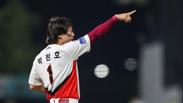 '부산 출몰' 박찬호, 롯데와 연결고리? 적합성에 의견 분분