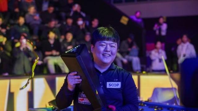 조명우, '우승의 기쁨' (광주 세계3쿠션당구월드컵) [포토]