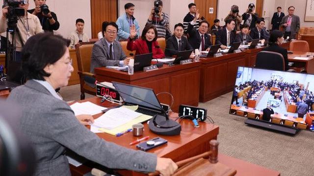 [이슈] 법사위 '항소 포기' 긴급질의 공방…野 