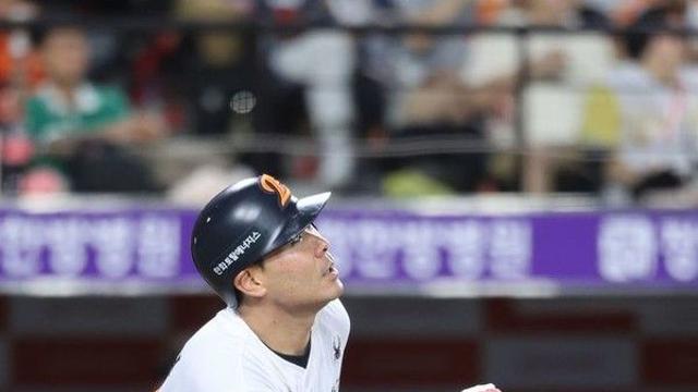 한화 포수 이재원, FA 포기하고 플레잉 코치로 새 출발